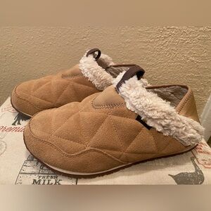 Teva ReEmber Moc Plush Fleece Lined Slip On Tan Quilted Camp Slipper 8